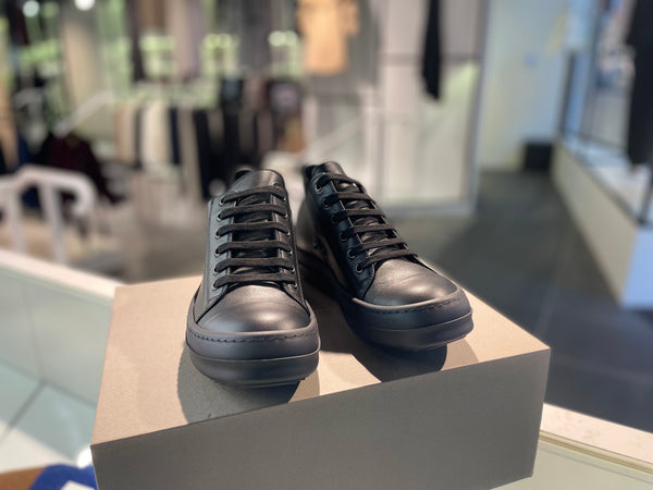 LEATHER LOW-CUT SNEAKERS W - BLACK/BLACK