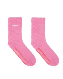 "STAY FOR THE NIGHT" FUZZY FLOOR SOCKS - PINK