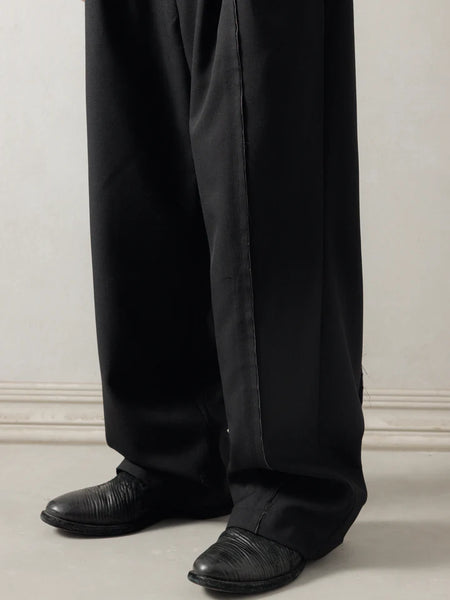 FRAYED PANTS
