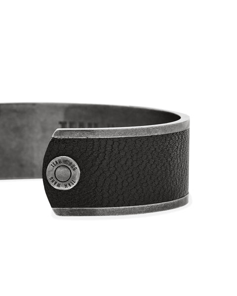 [ACCEPTANCE] METAL LEATHER BANGLE