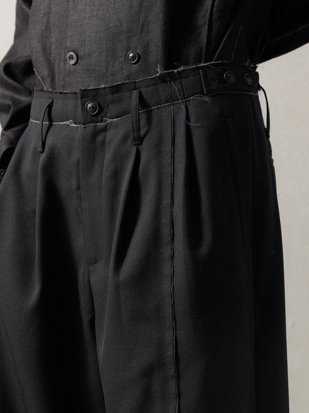FRAYED PANTS