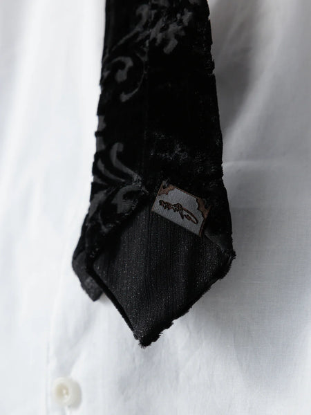 CARVED TIE